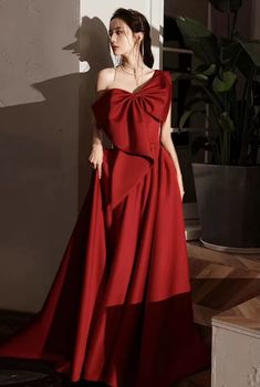 Elegant One-shoulder Dress With Sweetheart Neckline For Party, Elegant One Shoulder Dress With Sweetheart Neckline For Party, Chic One-shoulder Evening Dress With Sweep Train, Evening Dress For Prom With Asymmetrical Neckline, Evening Dress With Asymmetrical Neckline For Prom, Asymmetrical Neckline Evening Dress For Prom, Elegant Red One-shoulder Prom Dress, Red One Shoulder Asymmetrical Dress For Prom, Red One Shoulder Dress With Asymmetrical Neckline For Prom