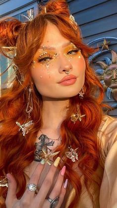 Golden Fairy Makeup, Sun Fairy Makeup, Nature Goddess Makeup, Fee Make Up, Fae Halloween Costumes, High Fae Costume, Ethereal Fairy Costume, Fairy Makeup Kids, Sun Fairy Costume