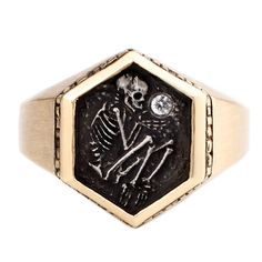 This four-sided signet is a reminder to choose your words wisely lest this be the end, handmade by DMD in North Carolina for Fiat Lux. Shallow Grave, Memento Mori Ring, Cool Rings, Handmade Fine Jewelry, Best Jewelry Stores, Funky Jewelry, Memento Mori, Men's Rings, Signet Ring