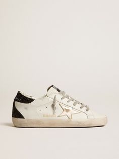 Women's Super-Star with gold star and black glitter heel tab | Golden Goose Super Star Golden Goose, Golden Goose Womens Sneakers, Golden Goose Black Glitter, Black Golden Goose, Golden Goose Glitter, Golden Goose Women, Black Glitter Heels, Golden Goose Outfit, Golden Family