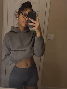 Long Sleeve Sweaters, Oversized Hoodies, Pretty Females, Mia 3, Fashion Hoodies