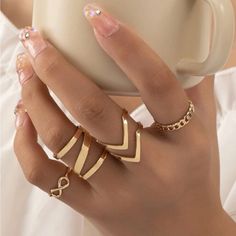 Material: Iron Ring Sizes Between 6-8 Top Rated Seller Quick Shipper Open To Offers 1800+ Listings Sold Hand Jewelry Rings, Dope Jewelry Accessories, Midi Ring Set, Sterling Silver Promise Rings, Iron Ring, Gold Charms, Gold Collar, Midi Rings, Watches Women Fashion