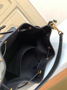 Size: 23.0cm*23.0cm*16.0cm It comes with Dust box, Care manual, Tag, and Paper bag. Lady Bags, Cute Sneakers, Caribbean Netherlands, Monaco, Paper Bag, Clutch Bag, Essence, Bag Lady, Things To Come