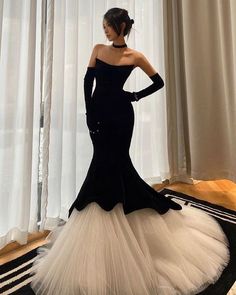 Prom Dress With Gloves, Velvet Evening Gown, Mermaid Gown Prom, Robes Glamour, Velvet Evening Dress, Satin Evening Dresses, Prom Dress Inspiration, Formal Party Dress, Black Evening Dresses