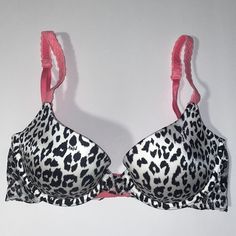 Victoria's Secret Pink Bra 32c White Black Animal Print Leopard Lightly Lined Brand : Pink Color : White And Black Animal Print With Pink Accents Size : 32c Condition : New Without Tags, Was Ordered Online Measurements : Available Upon Request Bra, Lingerie, Underwear, Casual, Animal Print, Leopard, Cheetah, Black And White, B&W, Monochrome, B0081 Cheetah Black And White, Cheetah Print Bra, Victoria Secret Pink Bras, Strappy Bralette, Printed Bras, Black Animals, Pink Sports Bra, Pink Accents, Victoria Secret Bras