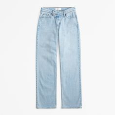 Our classic low rise baggy jeans in a light wash, with crossover waistband detail and a clean hem. This fit features a 8.5” low rise, is slightly relaxed at waist and hips, and eases at the thigh into a baggy, full-length leg shape. We recommend buying your true size for a baggier fit. Size down for a closer fit. This jean is made from our vintage stretch fabric which features both an authentic vintage look and contains slight built-in stretch for additional comfort. Lightwash Jeans, Low Rise Baggy Jeans, Low Waisted Jeans, Baggy Jean, Women's Bottoms, Low Rise Jeans, Low Waisted, Christmas 2024, Preppy Outfits