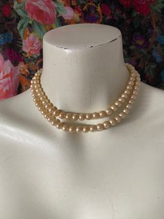 beautiful necklace Formal Pearl Chain Choker Necklace, Formal Pearl Choker With Round Beads, Formal Beaded Pearl Choker Necklace, Formal Round Pearl Beads Choker, Classic Choker Necklace For Evening, Formal Pearl Choker Necklace, Classic Evening Choker Necklaces, Pearl White Choker Necklace For Formal Occasions, Classic Evening Choker Necklace