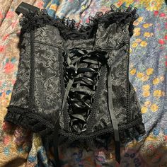 Nwt. Black Lace And Ribbon Bustier. Size Small. Zip Up Back. Black Overbust Corset For Night Out, Goth Items, Black Lace Bustier, Black Lace Corset, Black Camisole, Lace Bustier, Bow Detail Dress, Tops Black, Fitted Skirt