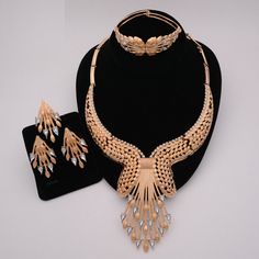 Dubai Bridal Big Jewelry Sets Nigerian Wedding African Necklace Bracelet Earring Ring Jewelry SetModel Number:4000857221957 Plated Round Jewelry Sets For Party, Elegant Metal Bridal Sets For Party, Rose Gold Alloy Jewelry For Party, Elegant Metal Jewelry Sets For Party, Elegant Rose Gold Alloy Jewelry Sets, Metal Jewelry For Wedding, Wedding Jewelry With Metal Plating, Plated Alloy Jewelry Sets For Wedding, Gold Plated Jewelry For Party