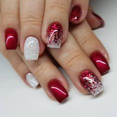 Nail Designs Winter, Nails Holiday, Unghie Sfumate, Red Christmas Nails, Christmas Gel Nails, Christmas Nail Art Designs, Christmas Nails Acrylic, Winter Nail Designs