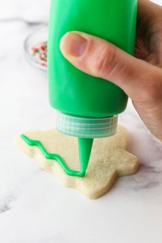 Gingerbread Cookie Icing, Easy Sugar Cookie Icing, Cookie Icing That Hardens, Ice Cookies, Icing That Hardens, Royal Icing Recipe