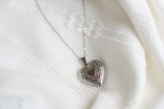 Surprise your loved one with this beautifully designed Heart Locket Necklace.  It's the perfect keepsake gift for your girlfriend, wife, mother, grandmother, or grandkid. Show them some love with this unique and elegant necklace. * How To Order 1. Choose the size. 2. Select initials, if you do not want any initial, select "NONE" (UPPER CASE and HEART Shape Available) if you want LOWERCASE please message me BEFORE placing the order!) 3. Add to cart and submit order :) * Pendent: Ion Plating(IP) 3 Gift Photo Frame, Silver Heart Locket, Customized Necklace, Gold Heart Locket, Gift Photo, Heart Locket Necklace, Locket Pendant Necklace, Jewelry Birthday, Elegant Necklace