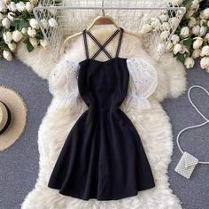 Cute halter dress, off shoulder bubble sleeve dress, collision color stitching little black dresMaterial:blendedStyle:cuteColor:blackFeatures:bubble sleeve,sweetSize:(cm):M,L1inch=2.54cm,1cm=0.39inchM length 80 sleeve length 27 Bust 80-90 Waist 70-80&ltp&gtL length 81 sleeve length 28 Bust 84-94 Waist 74-84</p>&ltbr/>&ltp&gtNote:Due to different measurement methods,there will be 1-3 error(unite:cm), please understand.</p>&ltbr/>&ltp&gtPlease chec Black Patchwork Mini Dress For Party, Black Patchwork Dress For Night Out, Black Lantern Sleeve Party Dress, Black Lantern Sleeve Dress For Party, Black Lantern Sleeve Summer Dress, Black Summer Dresses With Lantern Sleeves, Black Spliced Mini Dress For Evening, Summer Night Out Patchwork Dresses, Summer Patchwork Dresses For Night Out