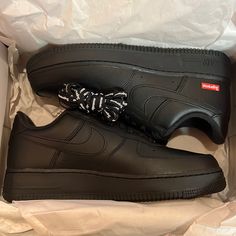 Brand New Never Worn Black Nike Air Force 1 Streetwear With Rubber Sole, Nike Air Force 1 For Streetwear, Nike Air Force 1 With Abzorb Midsole For Streetwear, Nike Air Force 1 Urban Streetwear Shoes, Nike Air Force 1 Urban Streetwear Sneakers, Nike Air Force 1 Leather For Streetwear, Black Nike Air Force 1 Lace-up With Branded Insole, Nike Black Urban Custom Sneakers, Black Nike Air Force 1 With Abzorb Midsole