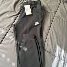 Authentic, Mid Rise, 2 Side Pockets, New. Price Firm On This One. Nike Fitted Sweatpants With Pockets, Latina Outfits, Xmas Wishlist, Cute Nike Outfits, Christmas Clothes, Chrismas Gifts, Nike Joggers, Christmas Things, Womens Nike