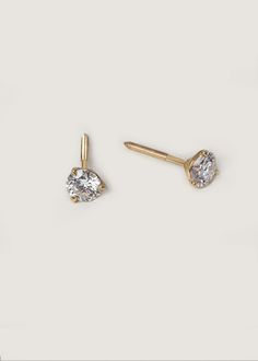 Timeless and versatile, June is the perfect accessory for any occasion. Wear these diamond stud earrings with casual or formal wear to add a touch of sophistication to any outfit. They're true modern heirlooms that will never go out of style, and will be a cherished addition to any jewelry collection. 14k solid gold—always Total weight: 0.6g (0.50ctw), 1.16g (1ctw), 1.45g (1.5ctw) Lab created diamonds set in a three prong martini setting Diamond 4 C's: 0.50ctw, 1ctw, 1.5ctw, Round Brilliant, VS, Stud Outfits, Round Diamond Stud Earrings, Stud Earrings Diamond, 2024 Wishlist, Fall Rings, Diamond Earrings Studs Round, Gold Baroque, Earrings Diamond, Pearl Hoop Earrings