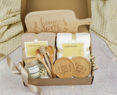 Housewarming Gift Box for New Homeowners Sweet Home Gift Package that truly ideal gift for home owners. Each box is curated with handpicked items, guaranteed to bring joy and delight to each house.  Shipping on the Next Day 💖Choose Box Style Pink Gift Box: ✦ Ceramic Mug ✦ Knit Throw Blanket ✦ Stainless Steel Gold Spoon ✦ Cozy Wool Socks ✦ Scented Candle ✦ Pink Stones Bracelet ✦ Gift Box with Ribbon Box Size: 12.6"x11"x4" Ivory Gift Box: ✦ Glass Jar with a Tube ✦ Knit Throw Blanket ✦ Stainless S First House Gift Basket, Home Owner Gift Basket, House Sitter Gift Basket, House Sitting Gift Basket, Home Closing Gift Baskets, Kitchen Gift Baskets, Pen Gift Box, Bracelet Gift Box, Ribbon Box