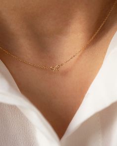 14k gold dainty bow necklace  Small, petite bow makes it perfect for everyday necklace. * 14k Yellow Gold * Bow measures about 6mm Same style bracelet: https://www.etsy.com/listing/1613477197/14k-mini-bow-bracelet-dainty-ribbon-bow?click_key=3f15f81be1d453ba05d6e2a4491c8d3fcad90b9e%3A1613477197&click_sum=8d2f380f&ref=shop_home_active_1&frs=1&sts=1 ■ OUR POLICIES https://www.etsy.com/shop/EandEProject/policy?ref=shopinfo_policies_leftnav ■ VISIT OUR ETSY SHOP www.eandeproject.etsy.com ■ MESSAGE U Gold Dainty Bow Jewelry, Dainty Gold Jewelry With Bow Detail, Delicate Butterfly Knot Jewelry As Gift, Delicate Butterfly Knot Jewelry For Gifts, Delicate Bow Jewelry As Gift, Delicate Bow Jewelry For Gifts, Delicate Bow Jewelry For Gift, Dainty Bow Necklace For Gift, Dainty Bow Necklace For Gifts