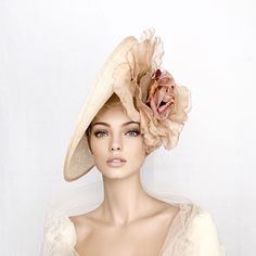 Kentucky derby hat, Rose Gold derby hat, Beige Saucer hat, disc floral royal ascot hat for woman, straw fascinator, Beige wedding hat, ascot hat, mother of bride, luncheon hat, tea party hat, Melbourne cup hat This NATURAL, BEIGE, GOLD sinamay saucer hat is hand blocked using traditional techniques and is embellished with a stunning silk flower. It is a perfect hat for weddings, Royal Ascot horse races, cocktails, derby... It is mounted on a headband. If you want, you can choose the side of the White Derby Hat, Saucer Hat, Fascinator Hats Outfit, Ascot Horse Racing, Cup Hat, Fascinator Hats Wedding, Kentucky Derby Fascinator, Horse Races, Royal Ascot Hats