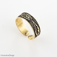 Trendy, beautiful, boho-chic toe ring / pinky ring / knuckle ring (knuckle rings are also called midi-ring or an above the knuckle ring). This is an open ring, so it is adjustable. Material: Brass One size fits all. Width: 0.2 Inch / 5.4mm * Nickel-free For more toe & knuckle rings- https://www.etsy.com/shop/Umanativedesign?section_id=17028060&ref=shopsection_leftnav_7 We offer a range of septum rings, for pierced and non- pierced noses, made of different materials. You can find fake sep Vintage Adjustable Midi Rings, Vintage Adjustable Open Midi Rings, Adjustable Vintage Style Open Midi Rings, Festival Open Ring, Bohemian Handmade Toe Rings, Bohemian Open Flower Promise Ring, Vintage Handmade Stackable Toe Rings, Adjustable Bohemian Open Ring, Vintage Adjustable Toe Ring