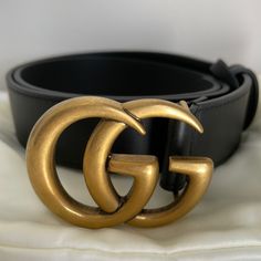 Authentic Brand New Gucci Black Leather Belt Double G Buckle, Antique Brass Hardware. Comes With Dust Bag & Receipt. Current Price $420 Brown Gucci Belt, Gucci Gg Belt, Gucci Belt Sizes, Gucci Marmont Belt, Crocodile Leather Belt, Gucci Leather Belt, Gg Belt, Antique Brass Hardware, Gucci Accessories