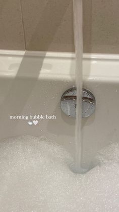 Bath Aesthetic, Studera Motivation, Healthy Girl, Healthy Lifestyle Inspiration, Creative Instagram Stories, Foto Ideas Instagram, Bubble Bath, Instagram Story Ideas, Insta Story