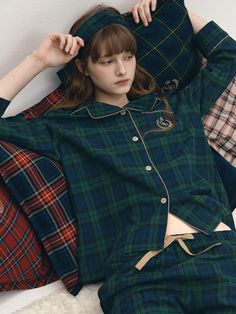 Composition : Cotton twill flannel dyed checkered cotton / 100% cottonColor : NAVYCountry of Origin : Republic of Korea Flannel Pajamas Aesthetic, Check Pajamas, Pajamas Aesthetic, Oversized Flannel, Flannel Pajama Sets, Flannel Pajamas, Sleepwear Sets, Lingerie Sleepwear, Nightwear