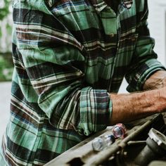 Embrace the spirit of the outdoors with our Fairbanks Flannel Shirt in Green Briar plaid. This men's classic mid-weight flannel shirt with a rich plaid of colors, showcases timeless style and rugged resilience. The cotton mid-weight fabric weight is great for cool fall mornings, and to last throughout the day. It is not too thin, but not as thick as a coat, to give a great layering piece that should cover most climates and times of the day. Crafted with premium 100% cotton flannel fabric, with a Cholthing Style, Green Flannel Shirt, Buffalo Jackson, Mens Plaid Flannel, Flannel Men, Buffalo Plaid Flannel, Green Flannel, Mens Flannel Shirt, Green Eggs