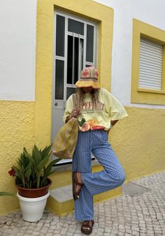 Classy Colorful Outfits Aesthetic, Free People Street Style, Funky Fresh Outfits, Summer Outfits Colorful Street Styles, Summer 24 Fashion Trends, Spring Fashion Aesthetic 2024, 77 Degree Weather Outfit, Gen Z Summer Outfits, Portuguese Style Fashion