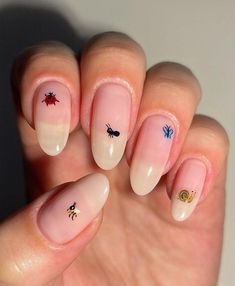 Simple Funky Nails, Funky Christmas Nails, Funky Nail Art Designs, Basic Nail Art Designs, Unghie Sfumate, Kutek Disney, Easy Nails, Her Nails, Fake Nails With Glue