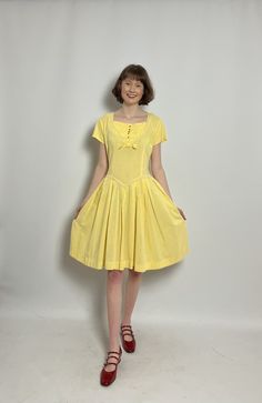 "1950s ballerina style summer dress. Appears to be handmade, the bodice section is panelled and the waist is fitted. The dress appears to be handmade, a small mark on the dress but is hidden by the pleats. Great vintage Condition! *Clothes have been fitted to model please check sizing!* Measurements - WAIST -28\"  SHOULDER TO SHOULDER -15\" CHEST - 34\" *Model is a UK 6-8      Height - 5'10 *All items are vintage and may have minor signs of wear and tear but I will disclose any major flaws. Thank you for looking at my item, please check out my shop for more vintage goodness!! Instagram - @maisiedazevintage ❤️❤️ Followers get 10% off first purchase" 1950s Ballerina, Yellow Sun Dress, 1960s Mini Dress, Style Summer Dress, Chevron Print Dresses, Ballerina Style, Halter Neck Maxi Dress, Yellow Sun, Vintage Maxi Dress