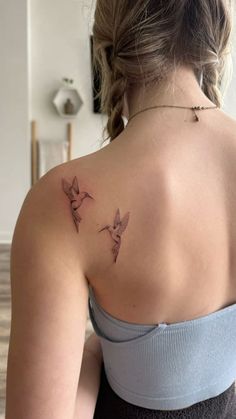 Double Hummingbird Tattoo, Hummingbird Tattoo Matching, Humming Bird Tattoo Shoulder, Two Hummingbird Tattoo With Flowers, Hummingbird Tattoo Above Knee, Bird Tattoo Placement Ideas, Aesthetic Wrist Tattoos For Women, Two Humming Bird Tattoo, Pretty Hummingbird Tattoo