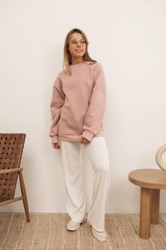 Our oversized sweatshirt is made with cozy blend of fleece and perfect for casual wear. This sweatshirt is tailored in a relaxed, oversized silhouette that lends itself to comfortable wear. Perfect for layering, wear this with your jeans, joggers, trousers and dress,to look effortlessly comfy in casual style. This style is also available in buttermilk, brown, black, gray, graphite. You can choose the color in the options. 85% Cotton, 10% polyester, 5% elastane Our model is 166 cm with an 86 cm b Oversized Hoodie With Ribbed Cuffs For Lounging, Oversized Fleece Sweats For Lounging, Relaxed Fit Hoodie Sweatshirt For Lounging, Relaxed Fit Hoodie For Lounging, Comfy Hoodie Sweatshirt With Soft Texture, Oversized Sweatshirt For Fall Lounging, Oversized Soft Texture Hoodie For Loungewear, Oversized Soft Hoodie For Loungewear, Oversized Sweatshirt For Lounging In Fall