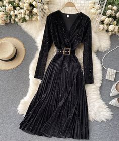 A line velvet dress long sleeve dress Fabric: velvet Color: black, red, blue Size(cm): S, M S length 107 bust 80-106 waist 66-86 sleeve length 57 M length 108 bust 84-110 waist 70-90 sleeve length 58 Blue Long Sleeve Dress For Fall Party, Long Sleeve Velvet Dresses For Fall, Chic Long Sleeve Velvet Dress, Chic Velvet Mini Dress For Winter, Chic Velvet Dress For Winter Date Night, Velvet Mini Dress For Winter Date Night, Chic Winter Velvet Dress For Date Night, Fall Velvet Dress For Date Night, Chic Winter Velvet Mini Dress