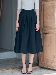 Editor's NotesIt is a flare skirt with voluminous volume and wide pleats all over the skirt using the lining. You can match it with a sweater or blouse or style it specially for a year-end look. - Good elasticity with span- Ankle long length- Practical pockets on both sides- Elegant and luxurious balloon silhouette Measurements(in.)Size (S/M)- Total Length: 31.5 in. / 31.5 in.- Waist: 12.6 in. / 13.4 in.- Hip: 24.02 in. / 24.8 in.- Hem: 48.43 in. / 48.43 in.* Model info: Height 5' 5&nb Balloon Silhouette, Flare Skirt, Long Length, Pretty Outfits, A Line, Black