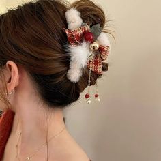 Christmas Fall And Winter Plush Hair Clips Women Bow Catch Clip Hair Accessories Christmas Decoration Hair Clips Features: Color: Red Material: Polyester Product size: 11cm*3cm*2cm/4.33in*1.18in*0.78in Packing size: 11cm*3cm*2cm/4.33in*1.18in*0.78in Gross weight: 37g/0.08b Net weight: 37g/0.08b Product Description: Material]This clip is made of higher quality plush, with soft teeth to keep your hair in place without slipping or falling off. Christmas graceful design Use our plush hair clips to a Christmas Accessories Hair, Christmas Color Schemes, Christmas Hair Clips, Christmas Hair Accessories, Holiday Accessories, Unique Hair Accessories, Feather Hair Clips, Crochet Hair Accessories, Hair Accessories Collection