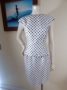 "silk polka dot suit Label \"rimini\" by sharo size 6 100 percent silk acetate lined Blouse: invisible side zipper Measures laid flat: Bust 36 waist 29 Length 21.5 Skirt Measures: Waist 26'Hip 38 Length 20 Invisible zipper waist band with hook and eye Perfect condition" Fitted Silk Polka Dot Dress, Fitted Polka Dot Lined Dresses, Polka Dot Suit, Vintage Velvet Dress, 1960's Dress, Silk Suit, Dress Silk, Vintage Bridal, Vintage Velvet