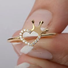 Heart-shaped Diamond Ring In 14k Gold With Prong Setting, Brilliant Ring, Pretty Jewelry Necklaces, Gold Heart Ring, Heart Crown, Diamond Evil Eye, Gold Jewelry Stores, Gold Rings Fashion, Gold Ring Designs