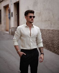 [Ad] 17 Romantic Date Outfit Men Advice To Try Out In All Season #romanticdateoutfitmen Men Formal Outfit Classy, Date Outfit Men, Romantic Date Outfit, Dinner Outfit Men, Men Formal Outfit, Formals For Men, Formal Dress For Men, Teens Outfits, Cocktail Attire Men