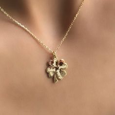 "Tiny Gold Clover Necklace,Personalized Lucky Leaf Jewelry,Good Luck Gifts,Silver Good Luck Charms,Family Necklace,Initial Necklace, Delicate clover necklace. Great layering necklace or pretty by itself. Make this your good luck charm! -Materials Sterling Silver, 14K Gold Filled, Rose Gold Filled HOW TO ORDER & ADD PERSONALIZATION -Choose Material -Choose Necklace length -You can purchase it as blank or leave a note in the \"Note to Seller\" box when you checkout with your personalization de Lucky Leaf, Good Luck Charms, Name Necklace Silver, Gold Letter Necklace, Good Luck Gifts, Family Necklace, Necklace Initial, Clover Necklace, Leaf Jewelry