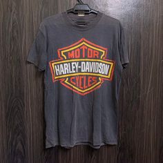 Vintage 90S Harley Davidson Big Logo T Shirt Harley Davidson Vintage, Logo Vintage, Motor Harley Davidson Cycles, Logo T, Logo Shirt, Logo T Shirt, Classic Shirt, Tshirt Logo, Unisex Fashion