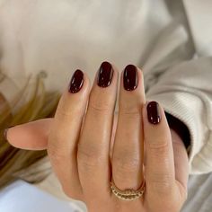 Fall Nude Nails, Red Black Nails, Shellac Nails Fall, Short Oval Nails, Kutek Disney, Dark Red Nails, Wine Nails, Nagel Tips, Smink Inspiration