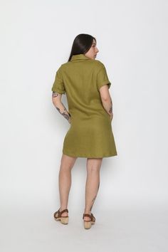 Made in 100% linen, the Revolution Dress snaps up the front and has pockets. Wear it closed as a dress or open with jeans and a tank for the perfect no-fuss staple. Plus Size Business, Patio Dress, Paper Child, Brunch Dress, The Revolution, Dress Home, Cropped Denim, Sustainable Clothing, Navy Color