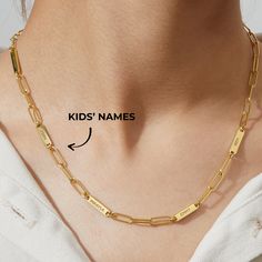 Exquisite Mother's Day Necklace - Customizable with 2-5 Names, Available in Gold, Silver, and Rose Gold, Ideal Gift for Moms and Grandmothers, Personalized Mom Necklace with Unique Paperclip Chain. Celebrate the unbreakable bond of motherhood with our exquisite Mother Necklace. This personalized piece is more than just jewelry; it's a symbol of love, memories, and the special names that echo in a mother's heart. Perfect for Mother's Day, birthdays, or as a surprise gift, this necklace is a uniqu Thanksgiving Jewelry, Mom Necklace Personalized, Mother Necklace, Mothers Necklace, Mom Jewelry, Mom Necklace, Trombone, Classic Gold, New Mom