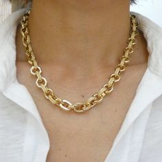 This is listing for ONE 18k gold plated vintage style necklace. To make the gold plating last, the necklace has been triple gold plated (over brass) and a final rhodium plating has been added for extra shine. The mix of octagon links and textured oval links make this necklace quiet the luxurious looking chain necklace. The octagon links are hollow but the textured oval links are not, so there is a bit of weight on this necklace. Necklace is finished off with a large oversized lobster clasp for e Gold Chunky Necklace, Gold Link Necklace, Vintage Style Necklace, Paperclip Chain Necklace, Chain Necklace Gold, Stacked Necklaces, Necklace Layering, Gold Link, Link Chain Necklace