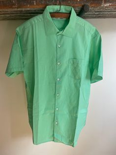 Vintage Mason's Massimo Bertelli lime green short sleeve shirt. Size large. 100% cotton Green Short Sleeve Shirt, Mint Green Shorts, Golf Prints, Burberry Plaid, Lime Green Shorts, Vintage Versace, Vintage Burberry, Mens Green, Green Shorts