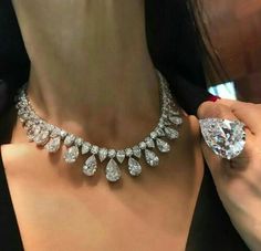 Kenting, Beautiful Diamond Necklace, Necklace Ring, Popular Jewelry, Cz Jewelry, Diamond Pendant Necklace, Necklace For Women, Luxury Jewelry, Ring Set