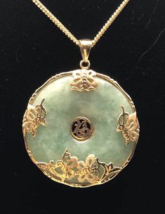 Jade Pendant Necklace Jade Necklace Pendant Chinese, Ancient Chinese Necklace, Jade Gold Jewelry, Chinese Gold Jewellery, Jade Green Aesthetic, Jade Decor, Jade Jewelry Chinese, Chinese Jade Jewelry, Jade Aesthetic