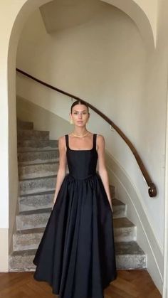 Danielle Copperman, Neat Dress, Dresses For Formal, Dresses For Formal Events, Long Dresses Elegant, Black Dresses Classy, Elegant Black Dress, Elegant Dresses Classy, Wedding Attire Guest