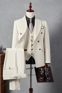 Three Piece Suit Mens Wedding Latest, Three Piece Suit Mens Wedding, Mens Dress Attire, Mens Floral Blazer, Three Piece Suit Mens, Mens Suit Colors, 3 Piece Suit Men, Business Casual Attire For Men, Off White Jacket